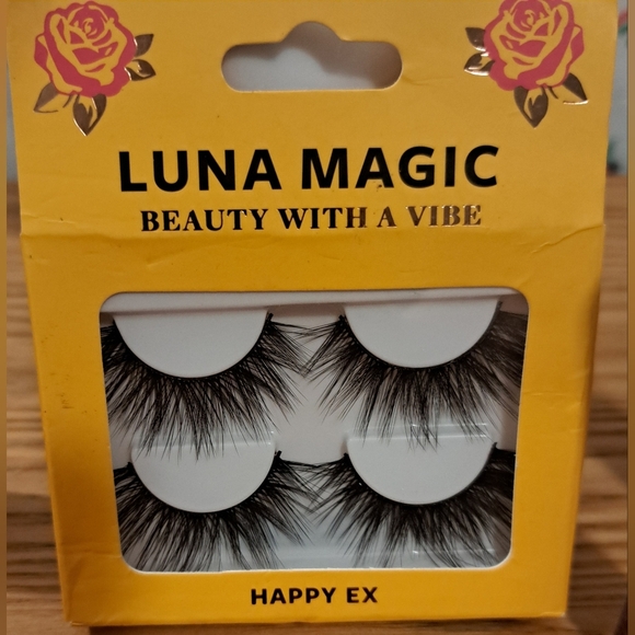 Lot Of High End Lip Gloss Liner & Lipstick w/ Eyelash Cosmetic Makeup Beauty - Picture 2 of 8